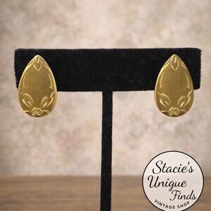 Vintage Napier Gold Tone Teardrop Clip Earrings Etched Leaf Design